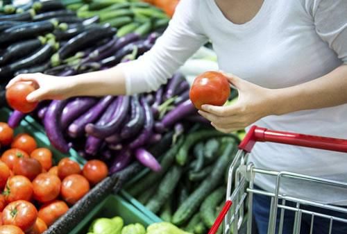 Dreaming about buying vegetables and failing to buy them. What does it mean for a woman to dream about buying vegetables and cooking? 3