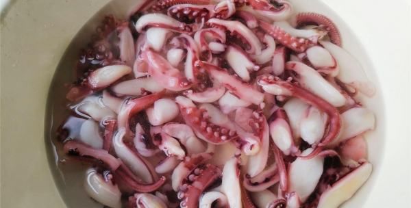 Next: Octopus, why is the octopus reduced in picture 8 when cooked?