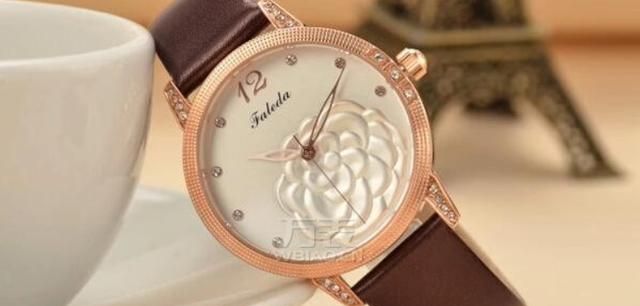 What kind of watch is loreena? What does one i love mean? Picture 1