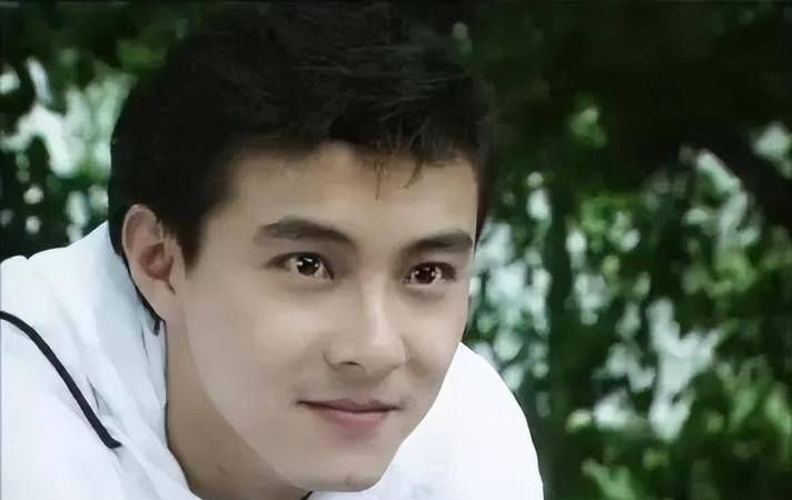 The actor surnamed Zhang was exposed as a big star, 12 celebrities fell from the altar in 31 days Picture 1