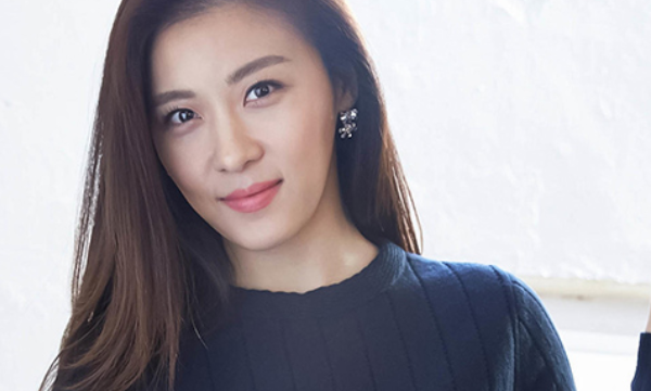 What is Ha Ji-won’s status in South Korea? Picture 11 of an actress known for her sexy