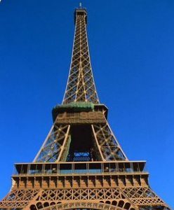 What are the famous buildings in the world? What are the famous landmark buildings in the world? Figure 9