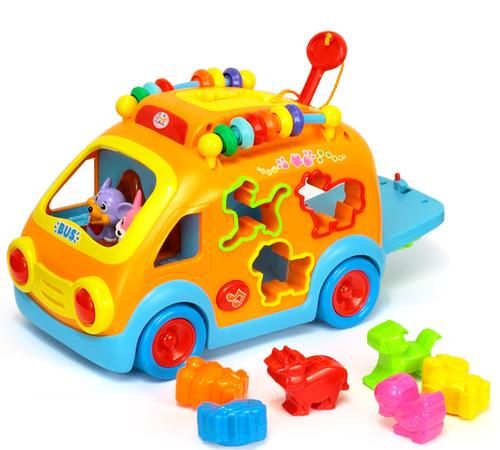 There are so many toys in the children's store, including cars and cars. Modify the wrong sentence. There are so many toys in the children's store, including cars, dolls, pictures, etc. Picture 3