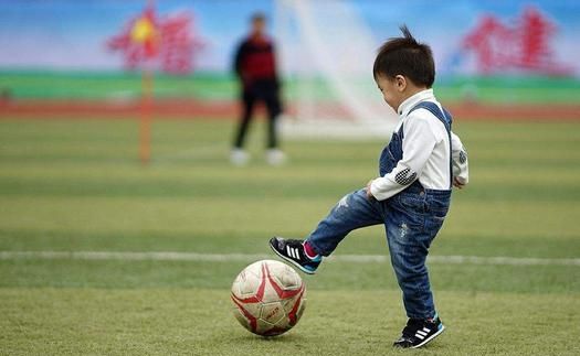 Pregnant women dream about playing football, dream about playing football picture 2