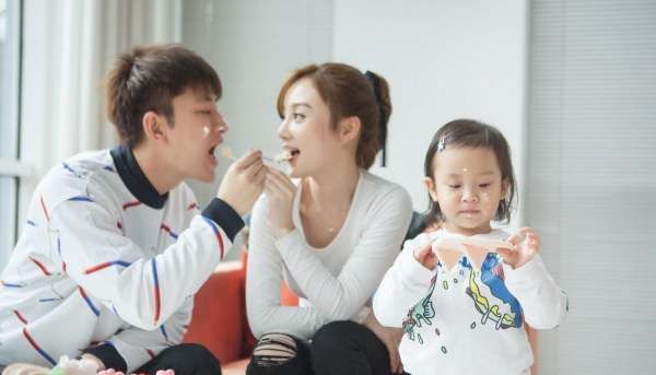 Li Xiaolu’s daughter’s name, Li Xiaolu takes Tianxin out to play Picture 3