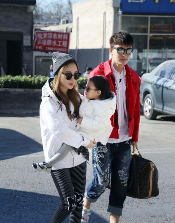 Li Xiaolu’s daughter’s name, Li Xiaolu takes Tianxin out to play Picture 11