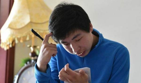 How Professor Xu Zhenli calculates the 4th power of 6-digit numbers. A man with cerebral palsy only discovered Figure 7 when he was 2 years old.